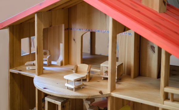 Doll House Assembly in Cherry Hill